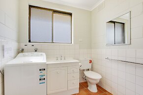 Hybiscus Waterfront Apartments