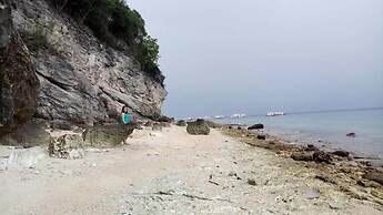 Island Front Bangcogon Resort and Restaurant