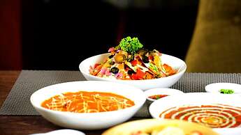 Hotel Le Lotus Grand Varanasi