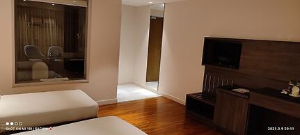 Hotel Le Lotus Grand Varanasi