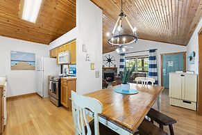 Paradise Lodge 2 Bedroom Home by RedAwning