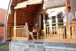 Kubu Padi Wooden House