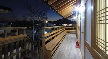 Gyeongju Seorabeol Hanok