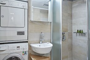 Chic One Bd Apartment with Hilton View