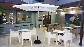 Polo Court Hotel