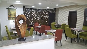 Polo Court Hotel