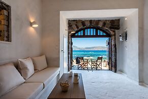 Neosikos AmazingBeach House Milos Island