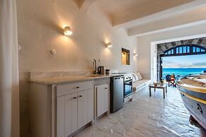 Neosikos AmazingBeach House Milos Island