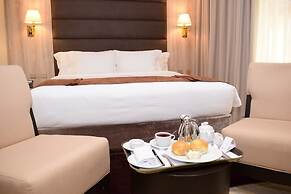Rayjok Hotel And Suites