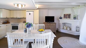 Soleado Beachfront Villa