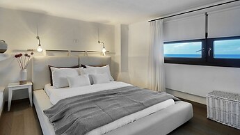 Soleado Beachfront Villa