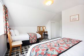 Juniper Hill, Loch Achilty