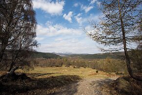Juniper Hill, Loch Achilty