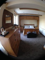 Deri-Down Guest House