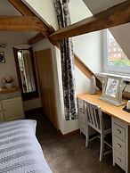 Deri-Down Guest House