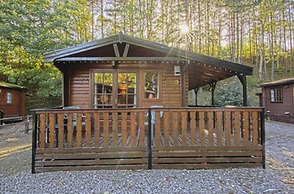 Twa Hoots Lodge