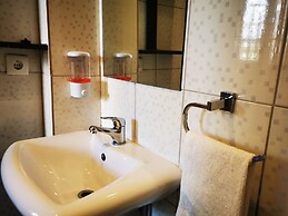 Stay Inn Guest House