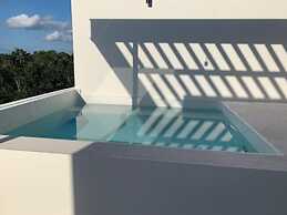 Romantic Penthouse Studio Get Away With Private Splash Pool- PENT HOUS