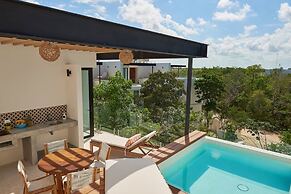 Romantic Penthouse Studio Get Away With Private Splash Pool- PENT HOUS