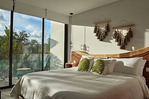 Romantic Penthouse Studio Get Away With Private Splash Pool- PENT HOUS