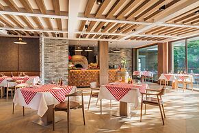 Le Meridien Khao Lak Resort & Spa