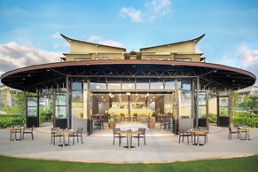 Le Meridien Khao Lak Resort & Spa