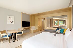 Le Meridien Khao Lak Resort & Spa