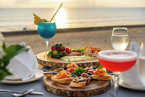 Le Meridien Khao Lak Resort & Spa