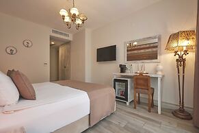 AlaBora Hotel - Alaçatı