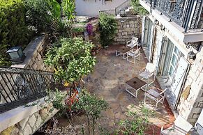 AlaBora Hotel - Alaçatı