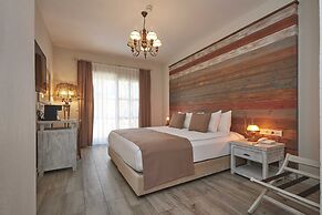 AlaBora Hotel - Alaçatı
