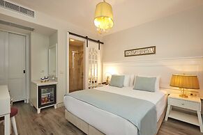 AlaBora Hotel - Alaçatı