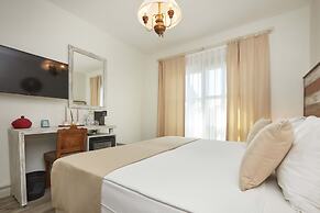 AlaBora Hotel - Alaçatı