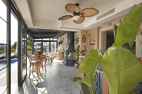 AlaBora Hotel - Alaçatı