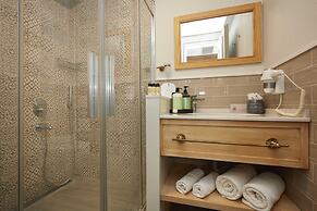 AlaBora Hotel - Alaçatı