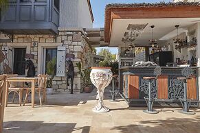 AlaBora Hotel - Alaçatı