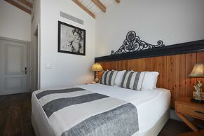 AlaBora Hotel - Alaçatı