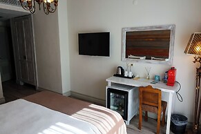 AlaBora Hotel - Alaçatı