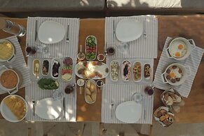 AlaBora Hotel - Alaçatı