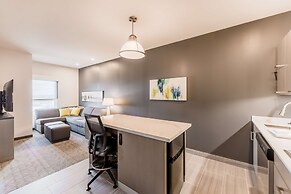 Hyatt House Winnipeg-South/Outlet Collection