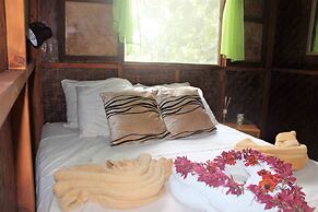 Bahia Rica Fishing & Kayak Lodge