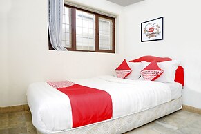 OYO 1196 Hotel Pura Puspa Rosa