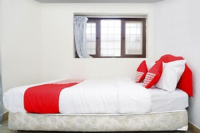 OYO 1196 Hotel Pura Puspa Rosa