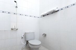 OYO 1196 Hotel Pura Puspa Rosa