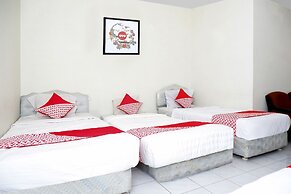 OYO 1196 Hotel Pura Puspa Rosa