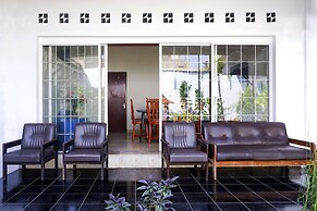 OYO 1196 Hotel Pura Puspa Rosa