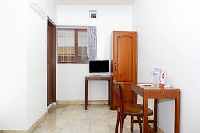 OYO 1196 Hotel Pura Puspa Rosa