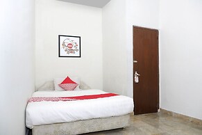 OYO 1196 Hotel Pura Puspa Rosa