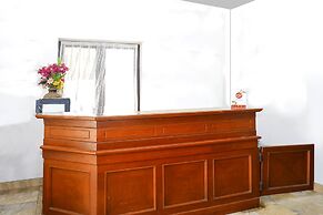 OYO 1196 Hotel Pura Puspa Rosa