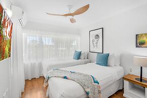 Belle Escapes - Sapphire Suite Absolute Beachfront Alamanda Resort 17